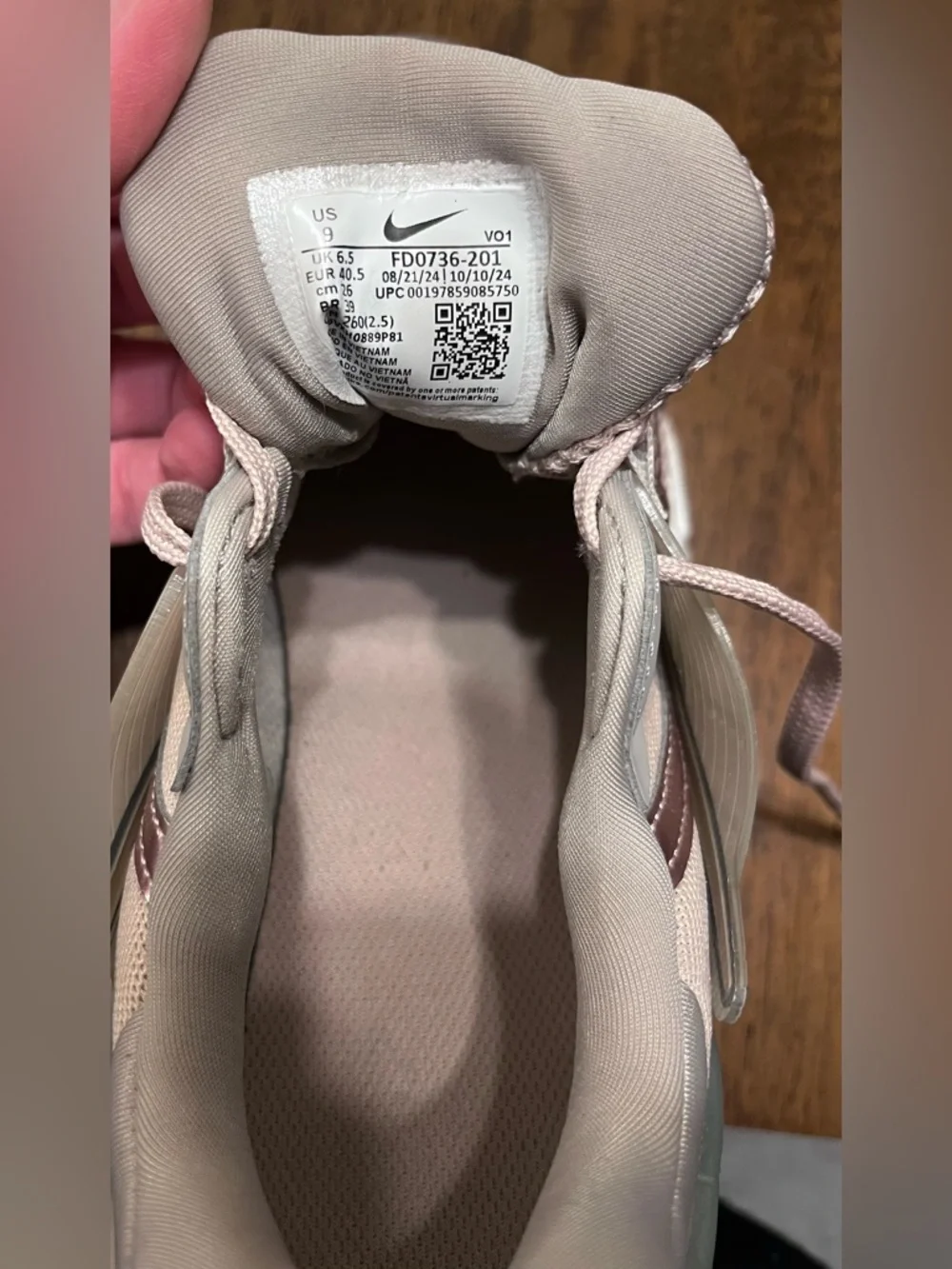 Nike V2K Run Women's Shoes with Reflective Accents, Particle Beige, Sz 9 - Picture 8 of 8